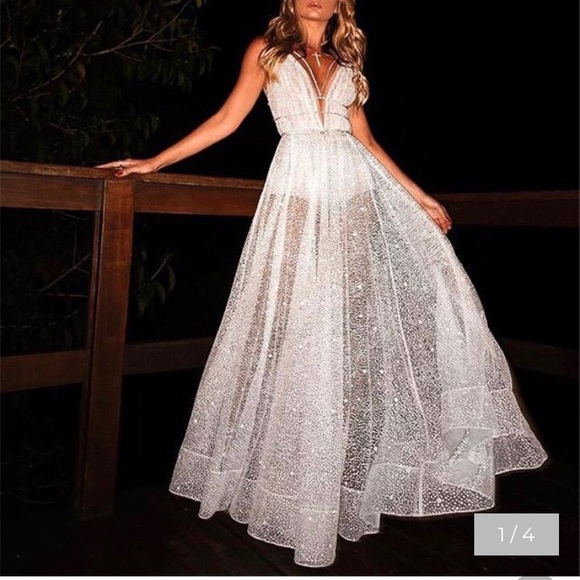 Flowing see through dress. - Picture 3 of 3